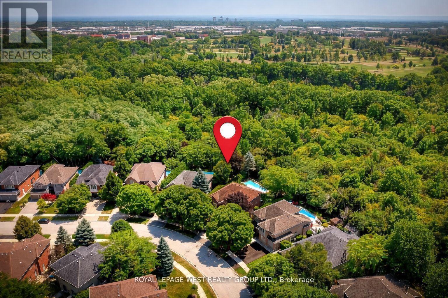 2293 Carpenters Circle, Oakville, Ontario  L6M 3C6 - Photo 2 - W13168972