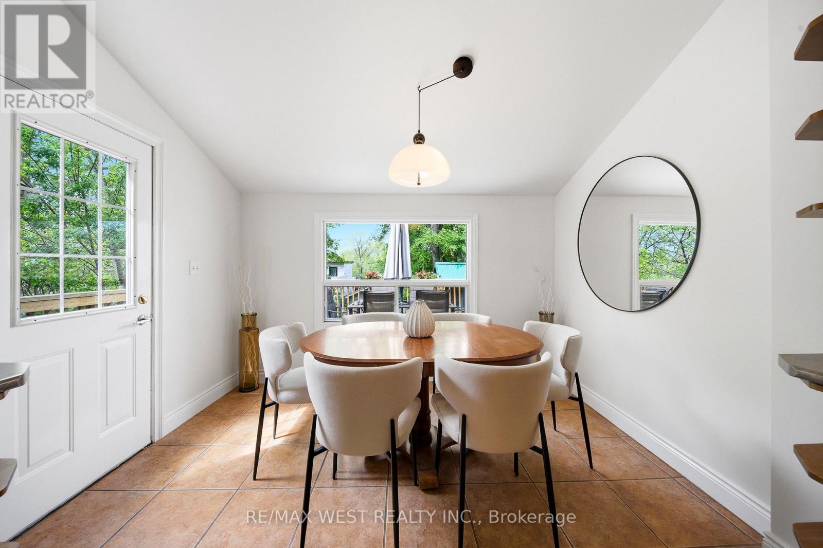 12 Kennedy Avenue, Toronto, Ontario  M6S 2X5 - Photo 12 - W13168978
