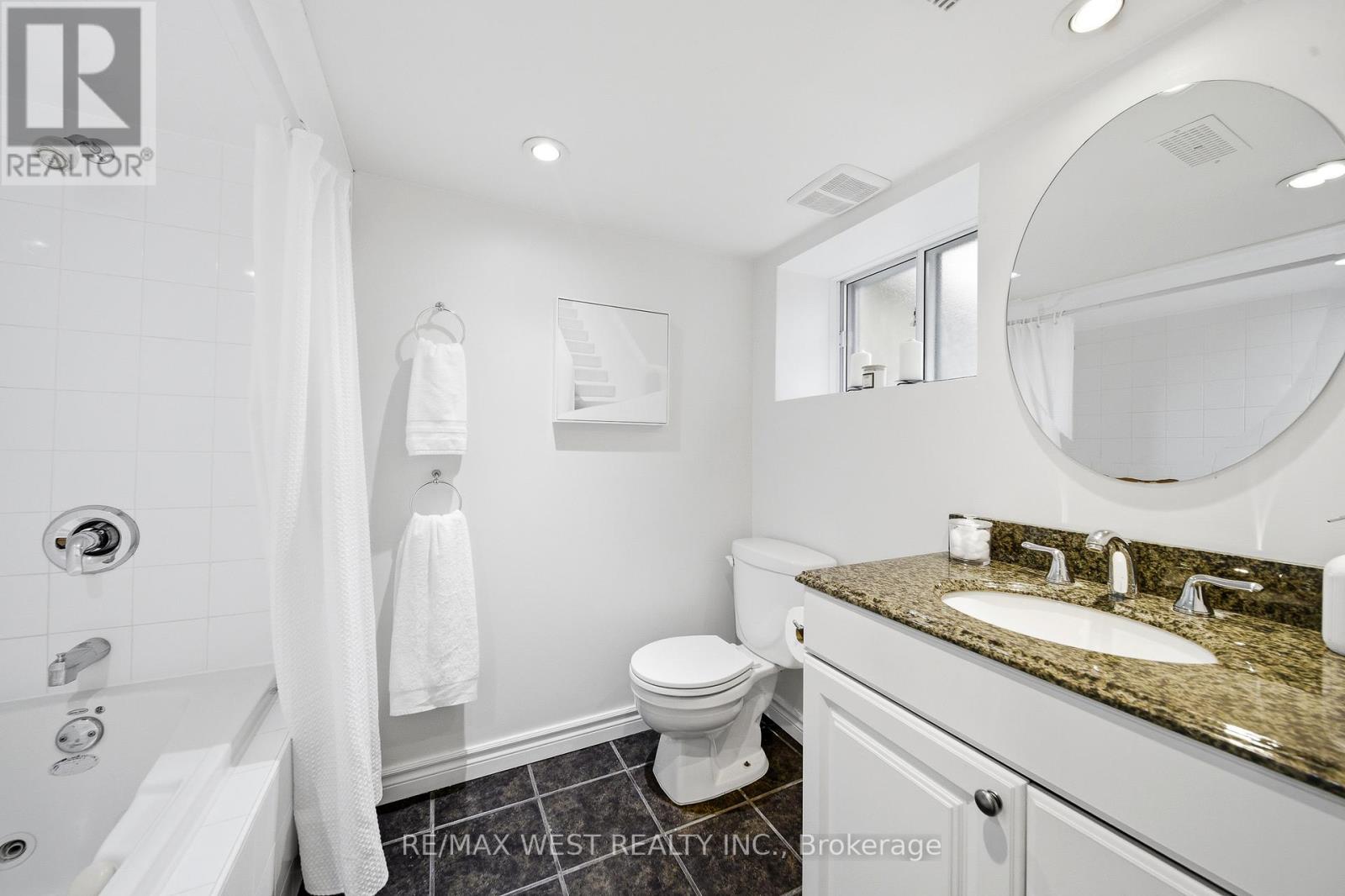 12 Kennedy Avenue, Toronto, Ontario  M6S 2X5 - Photo 18 - W13168978