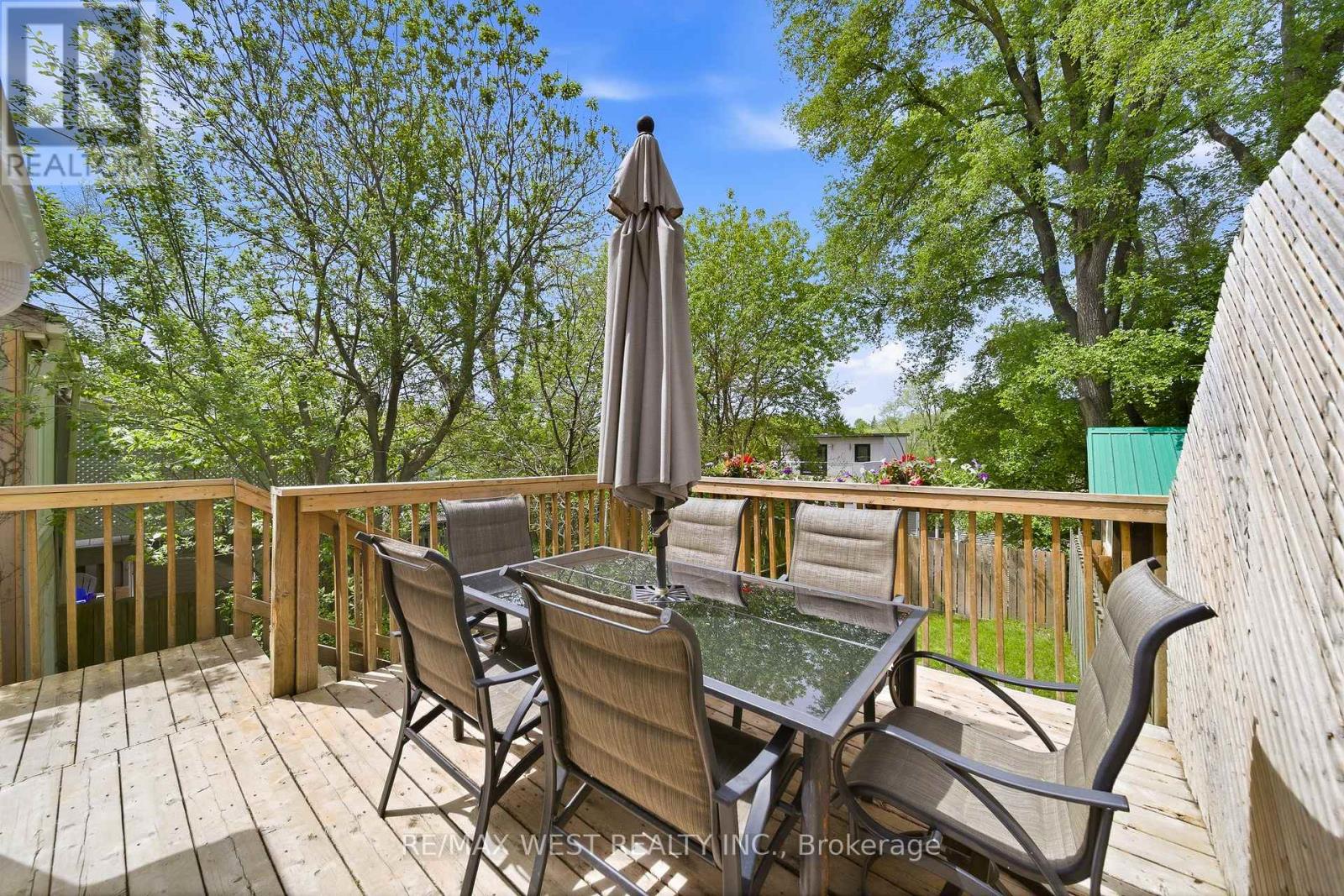 12 Kennedy Avenue, Toronto, Ontario  M6S 2X5 - Photo 19 - W13168978