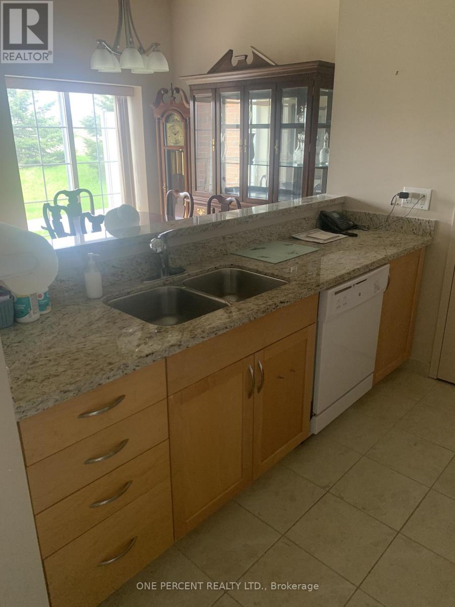 164 - 200 Mccarthy Road, Stratford, Ontario  N5A 0B6 - Photo 2 - X13168712