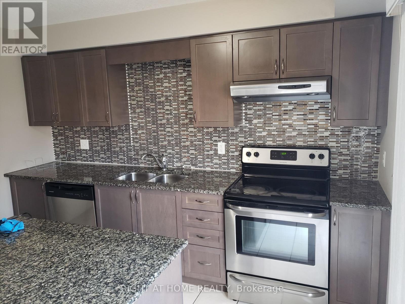 27 - 12 Poplar Drive, Cambridge, Ontario  N3C 0G4 - Photo 6 - X13168724