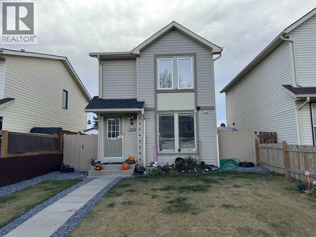 371 Falshire Drive NE, Calgary, Alberta  T3J 1T8 - Photo 1 - A2302941