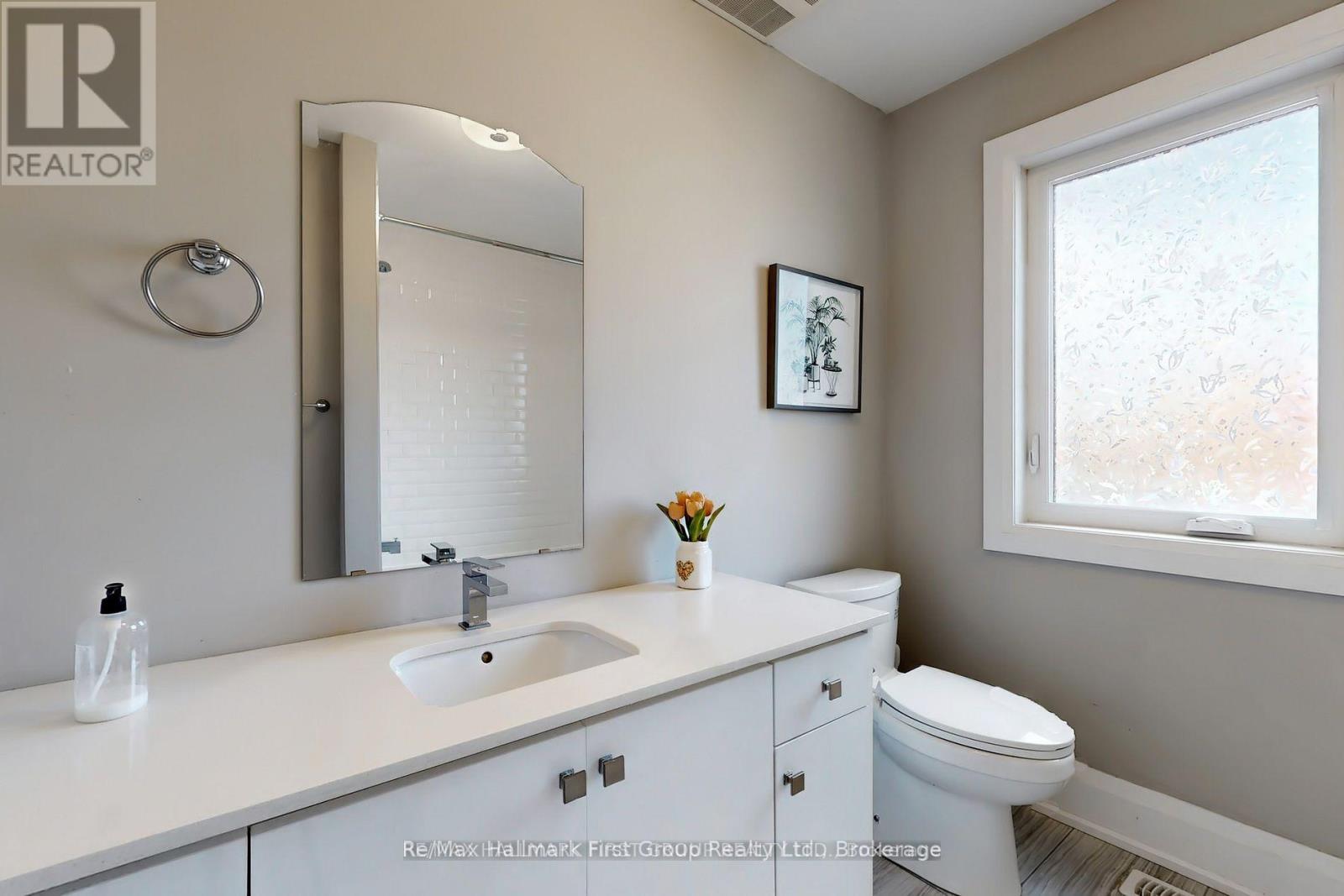 2 Helen Avenue, Toronto, Ontario  M6N 2B4 - Photo 12 - W13169000