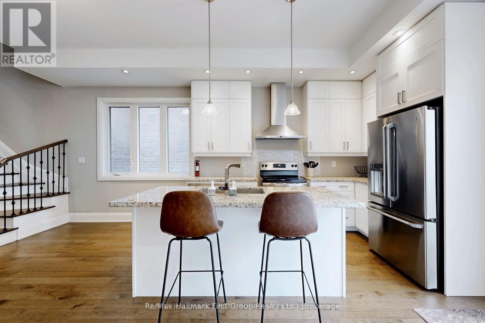 2 Helen Avenue, Toronto, Ontario  M6N 2B4 - Photo 3 - W13169000