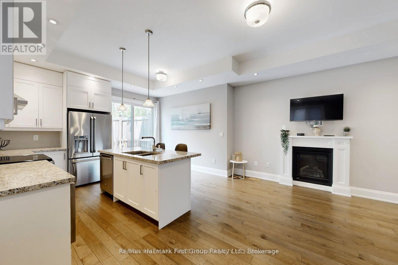 2 Helen Avenue, Toronto, Ontario  M6N 2B4 - Photo 7 - W13169000