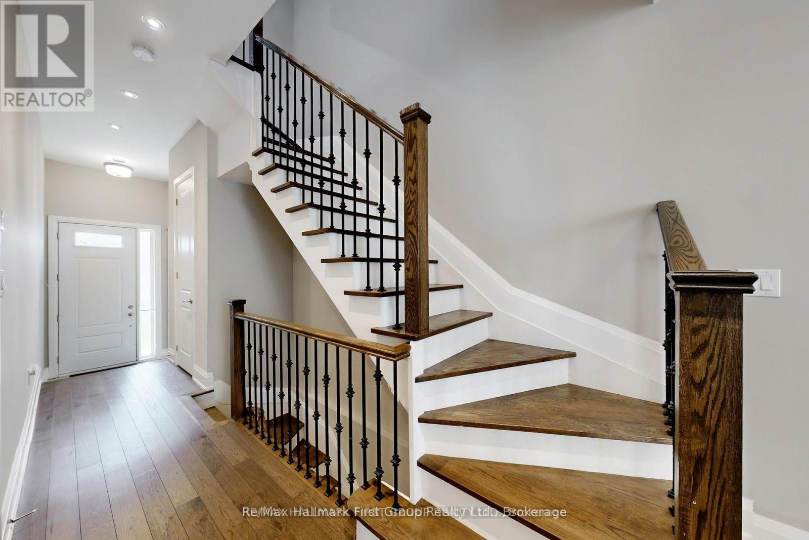 2 Helen Avenue, Toronto, Ontario  M6N 2B4 - Photo 9 - W13169000