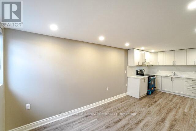 7102 Salme Drive, Mississauga, Ontario  L5N 5C7 - Photo 3 - W13127610