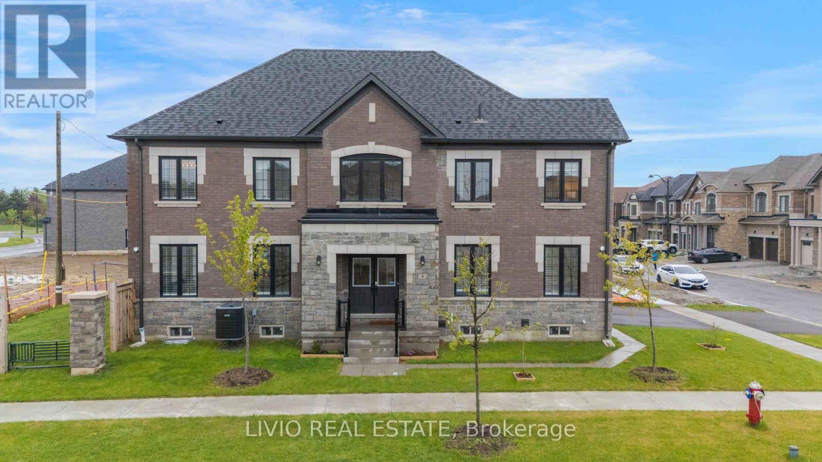 8 Housefinch Avenue, Brampton, Ontario  L6Z 0K6 - Photo 2 - W13167880