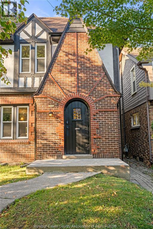 2163 Victoria, Windsor, Ontario N8X 1P8 - Photo 4 - 26012005