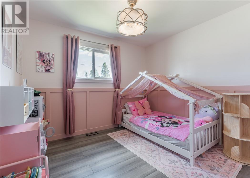 3977 Wayne Crescent, Val Caron, Ontario  P3N 1J6 - Photo 14 - 2128014