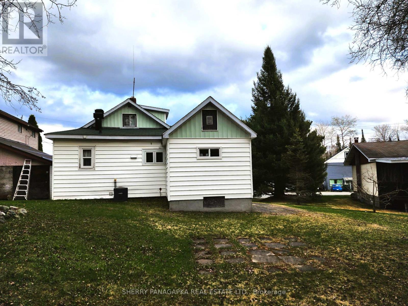 714 Government Road W, Kirkland Lake, Ontario  P0K 1A0 - Photo 3 - T13042236