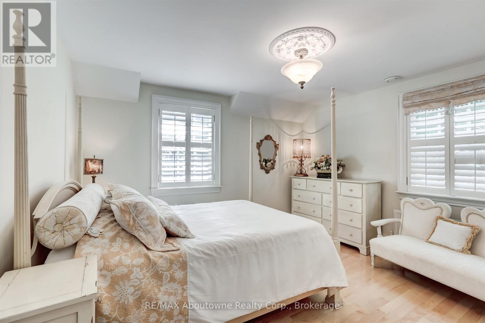 317 Gloucester Avenue, Oakville, Ontario  L6J 3W8 - Photo 36 - W13160262