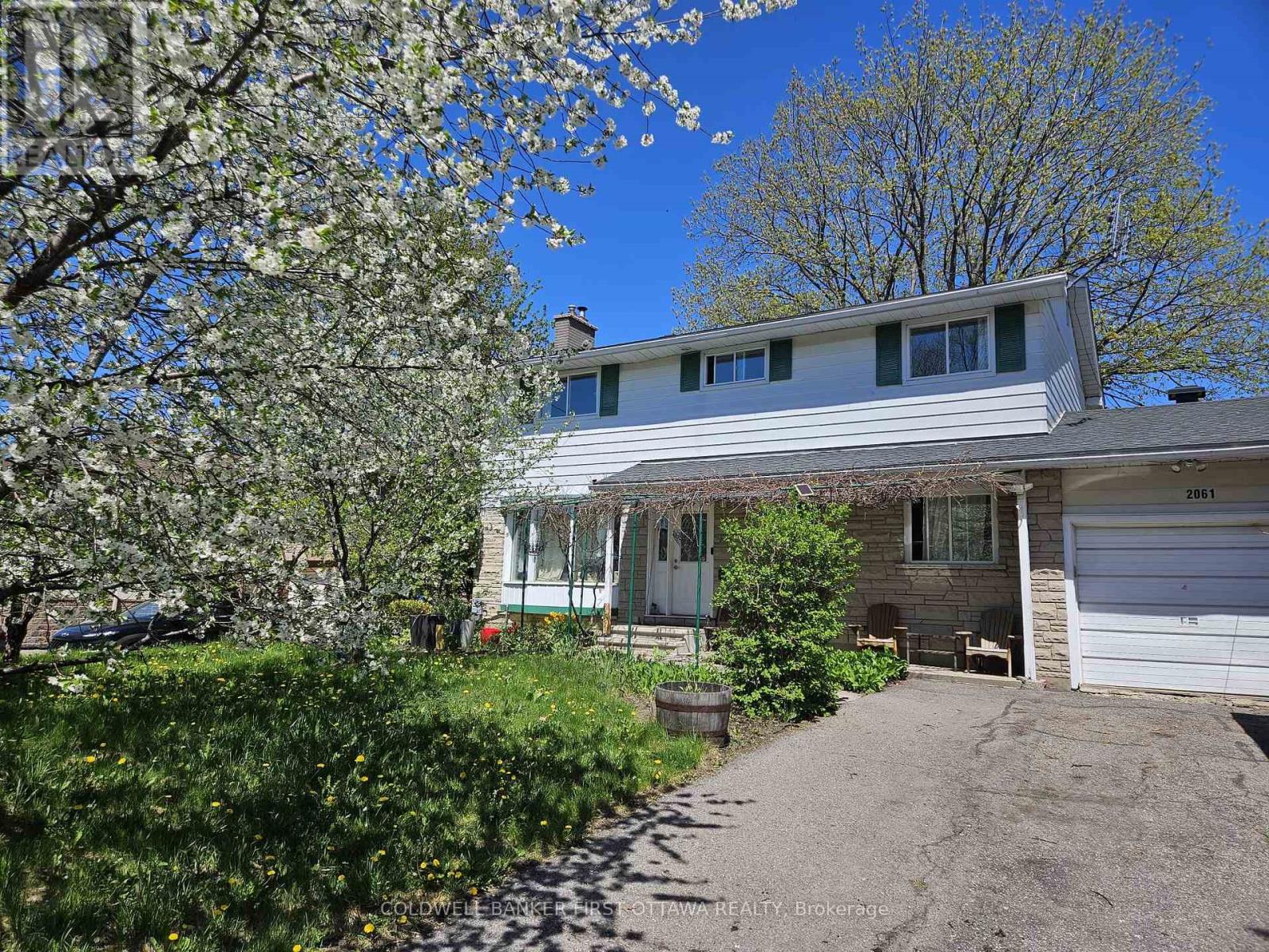 2061 Balharrie Avenue, Ottawa, Ontario  K1G 1G2 - Photo 1 - X13169164