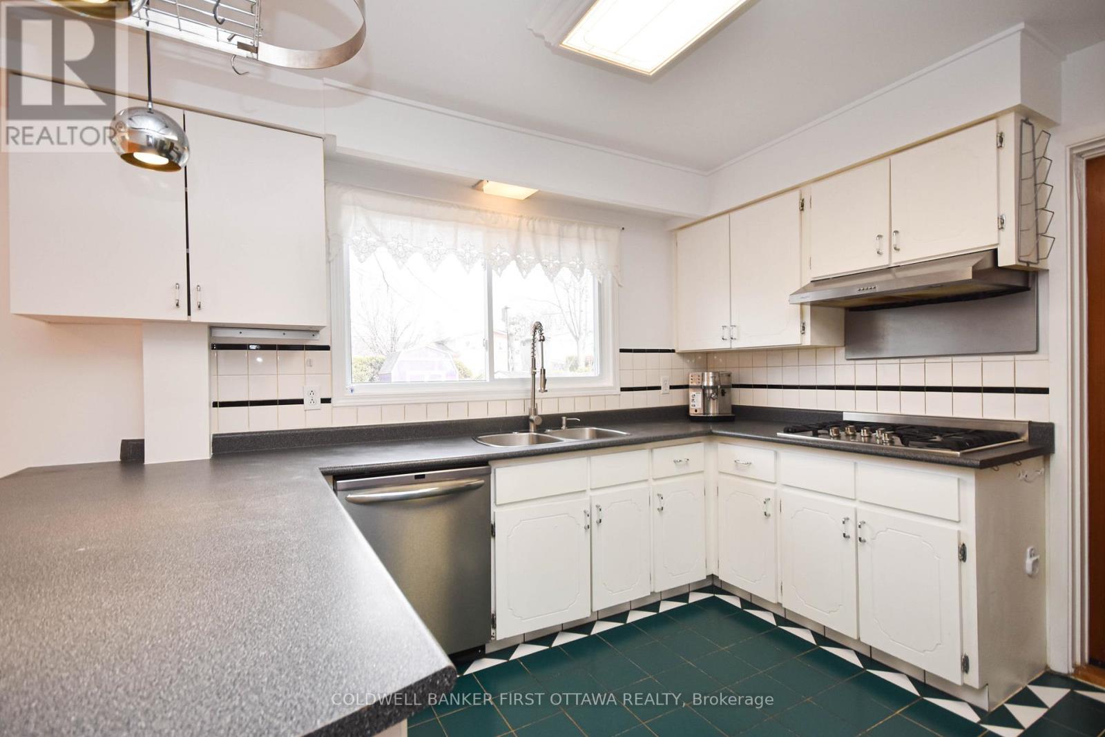 2061 Balharrie Avenue, Ottawa, Ontario  K1G 1G2 - Photo 15 - X13169164