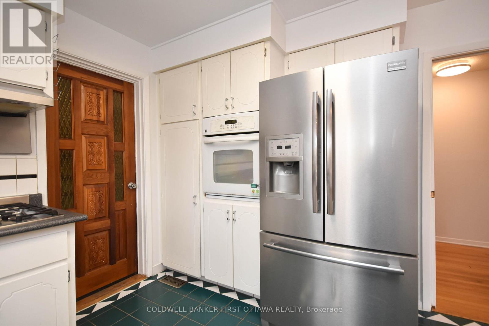 2061 Balharrie Avenue, Ottawa, Ontario  K1G 1G2 - Photo 8 - X13169164