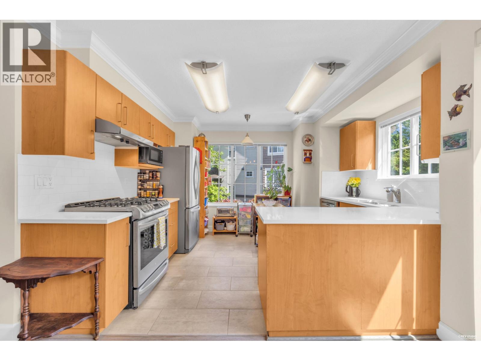 3302 Noel Drive, Burnaby, British Columbia  V3J 1J8 - Photo 11 - R3127288