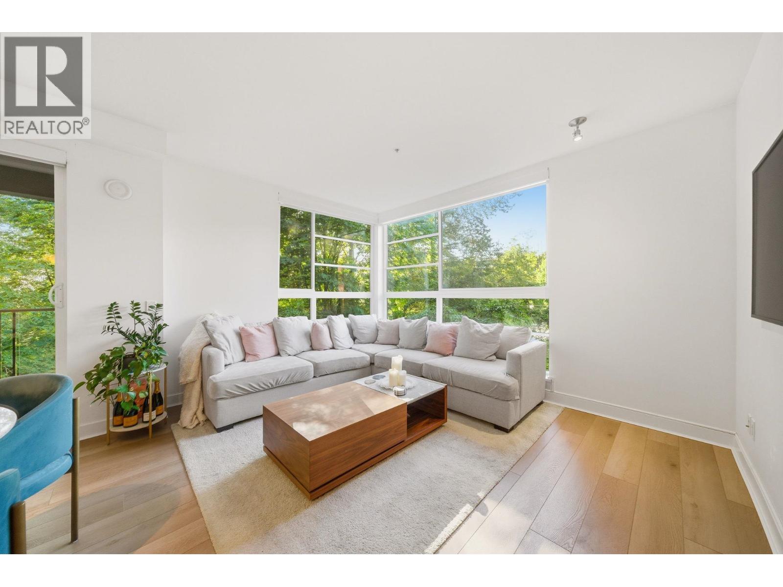 307 733 W 3rd Street, North Vancouver, British Columbia  V7M 0C8 - Photo 3 - R3127292