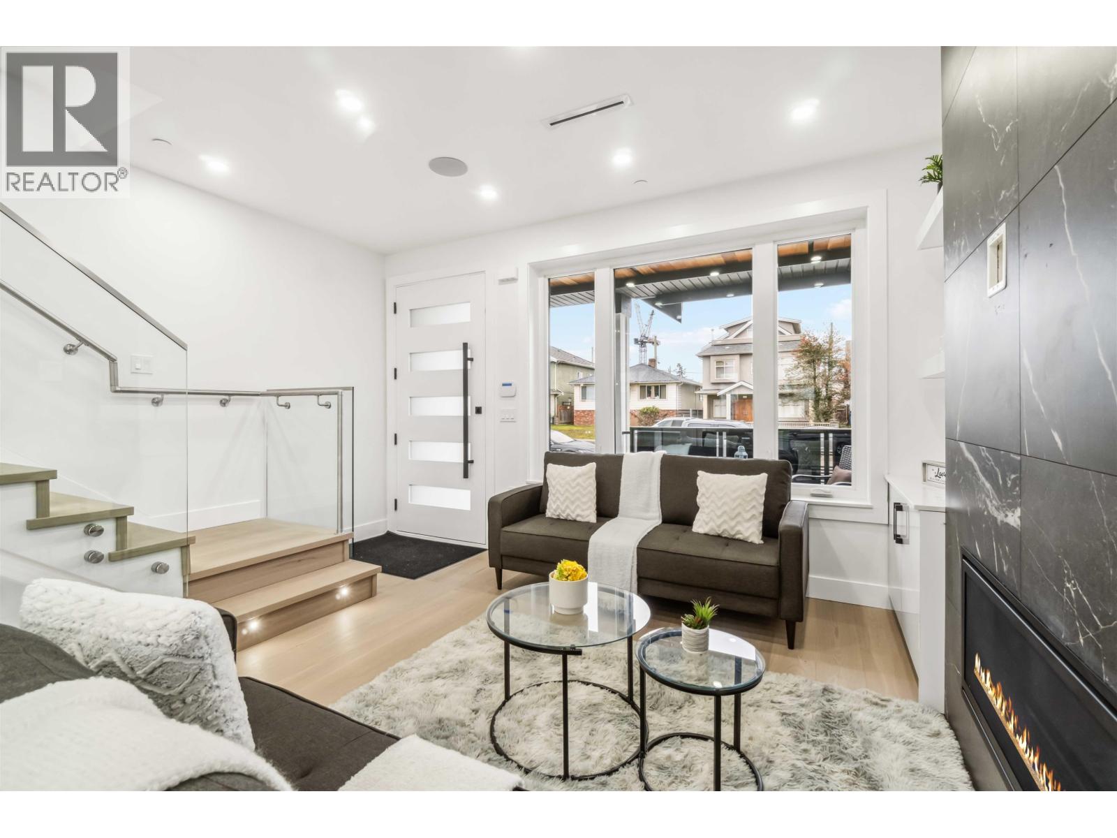 1 5737 Clarendon Street, Vancouver, British Columbia  V5R 3K4 - Photo 3 - R3127297