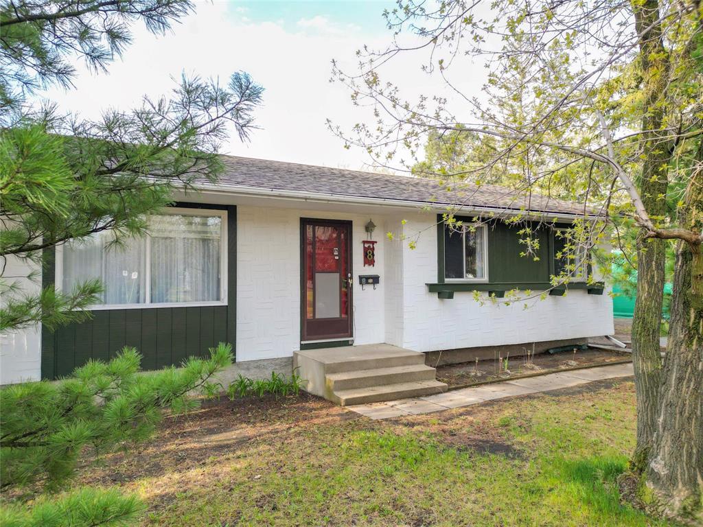 8 Macleod Drive, Brandon, Manitoba