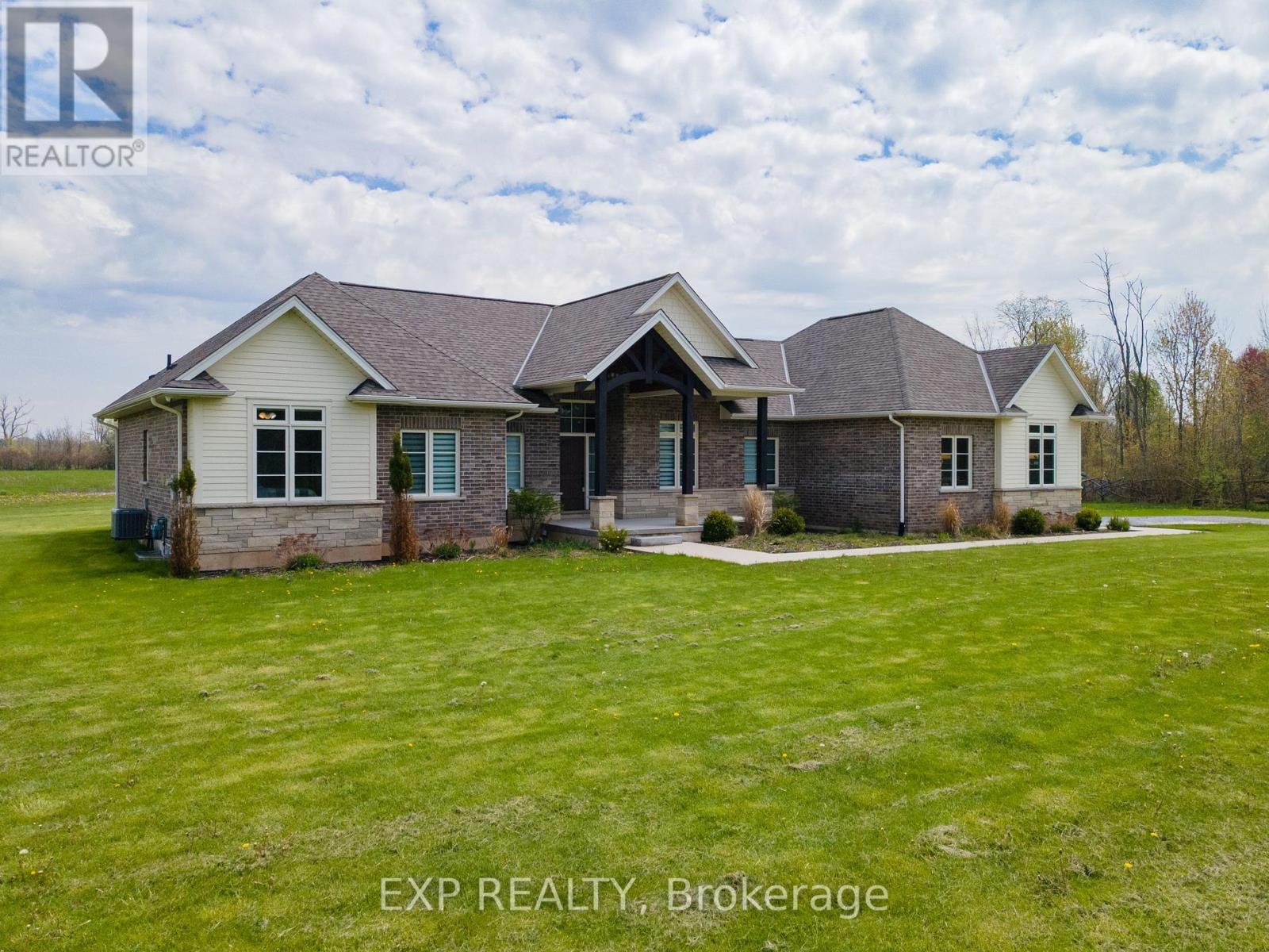 911 Wyldewood Road, Port Colborne, Ontario  L0S 1R0 - Photo 2 - X13169114