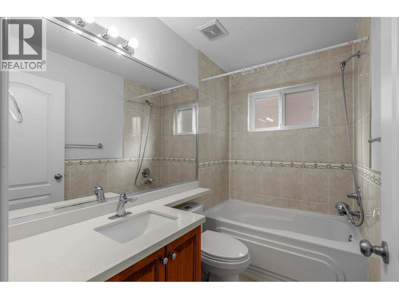 Lower 5227 Norfolk Street, Burnaby, British Columbia  V5G 1G3 - Photo 6 - R3127264