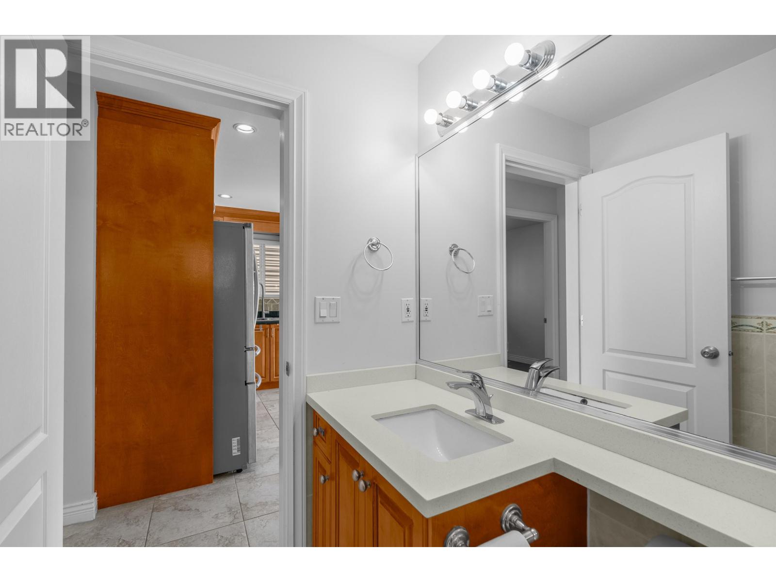 Lower 5227 Norfolk Street, Burnaby, British Columbia  V5G 1G3 - Photo 7 - R3127264