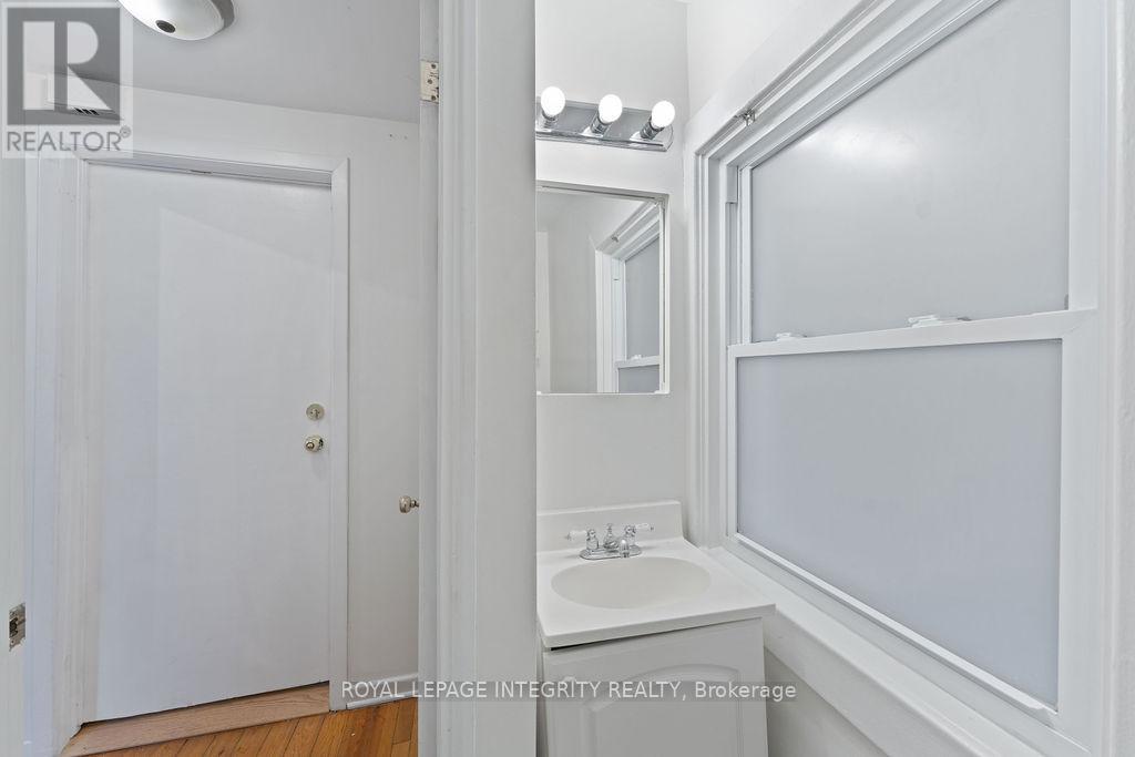 60 Clarey Avenue, Ottawa, Ontario  K1S 2R7 - Photo 13 - X12862220