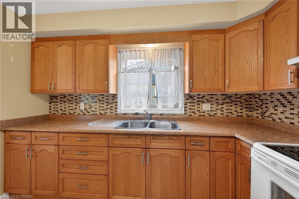111 Memorial Drive, Brantford, Ontario  N3R 5S4 - Photo 19 - 40829734