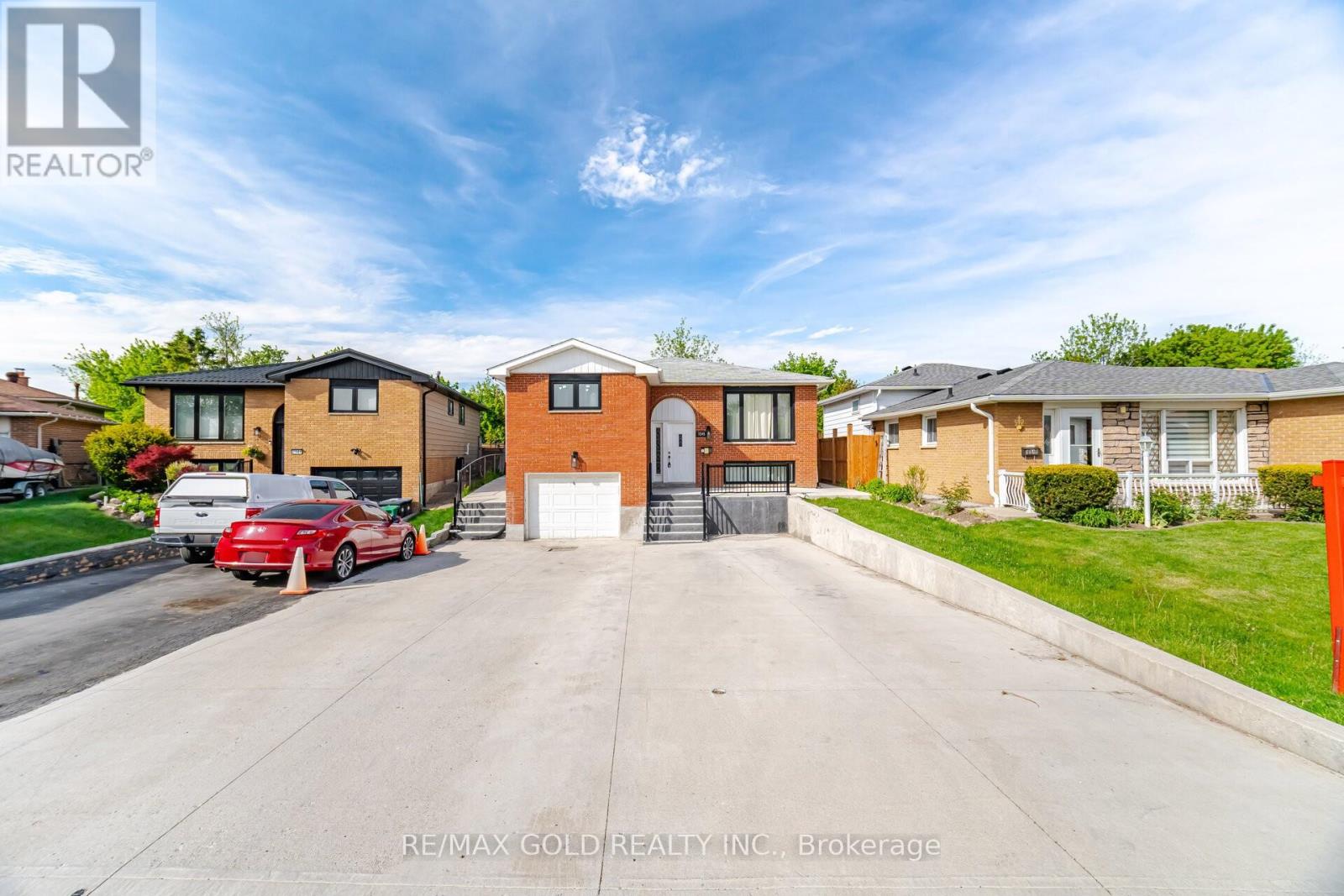 3345 Monica Drive, Mississauga, Ontario  L4T 3E6 - Photo 2 - W13099570