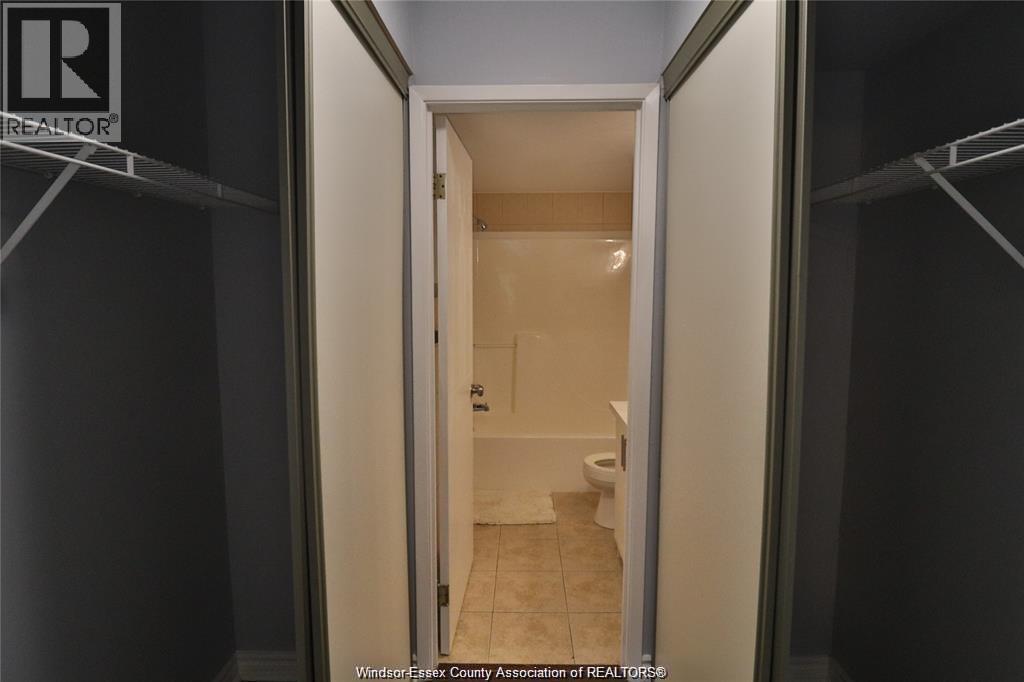 3000 Sandwich Street Unit# 201, Windsor, Ontario  N9C 4G3 - Photo 16 - 26012006