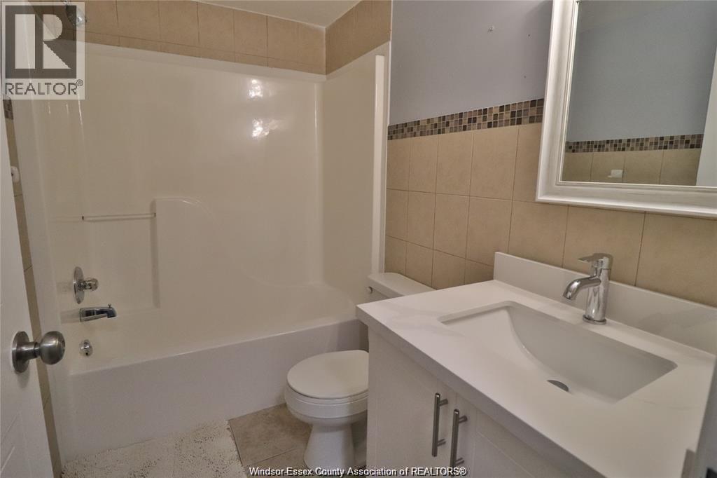3000 Sandwich Street Unit# 201, Windsor, Ontario  N9C 4G3 - Photo 17 - 26012006