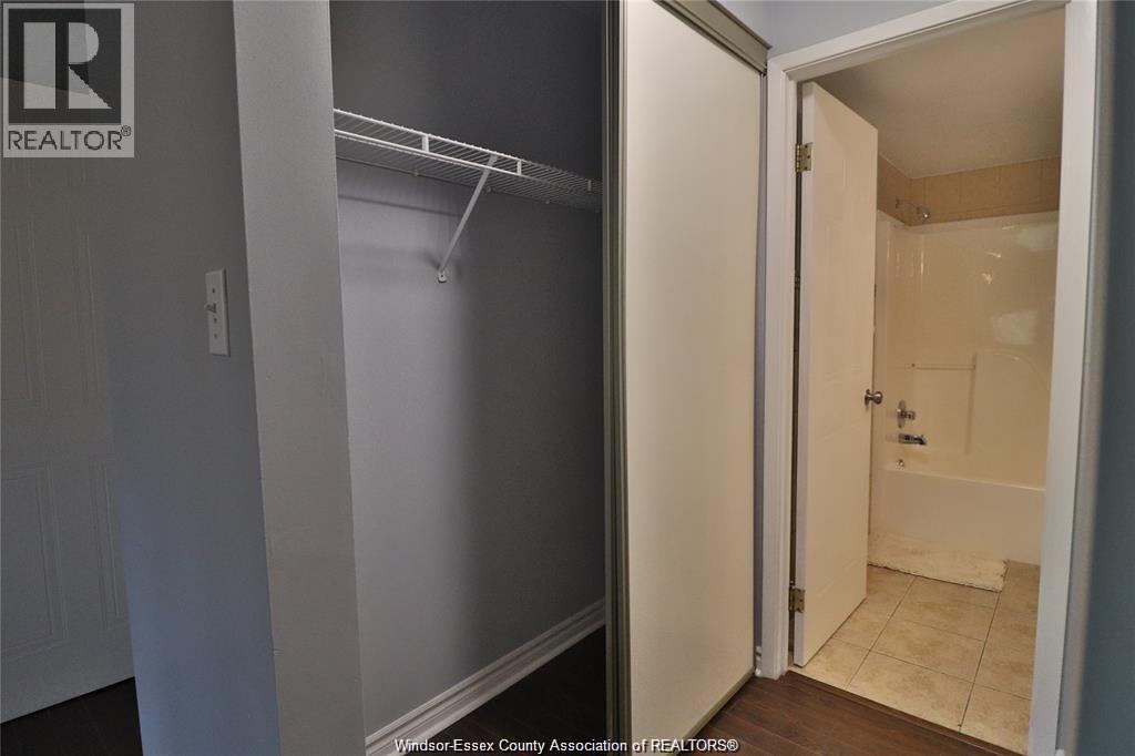 3000 Sandwich Street Unit# 201, Windsor, Ontario  N9C 4G3 - Photo 18 - 26012006