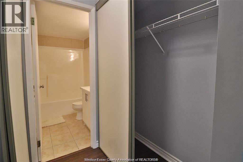 3000 Sandwich Street Unit# 201, Windsor, Ontario  N9C 4G3 - Photo 19 - 26012006