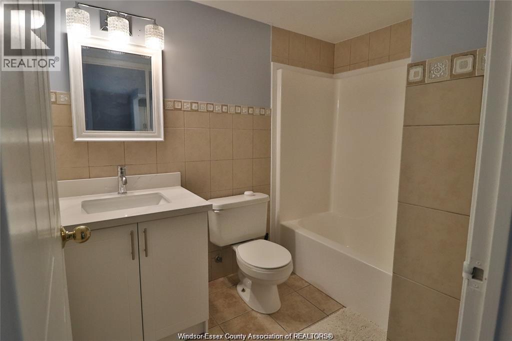 3000 Sandwich Street Unit# 201, Windsor, Ontario  N9C 4G3 - Photo 21 - 26012006