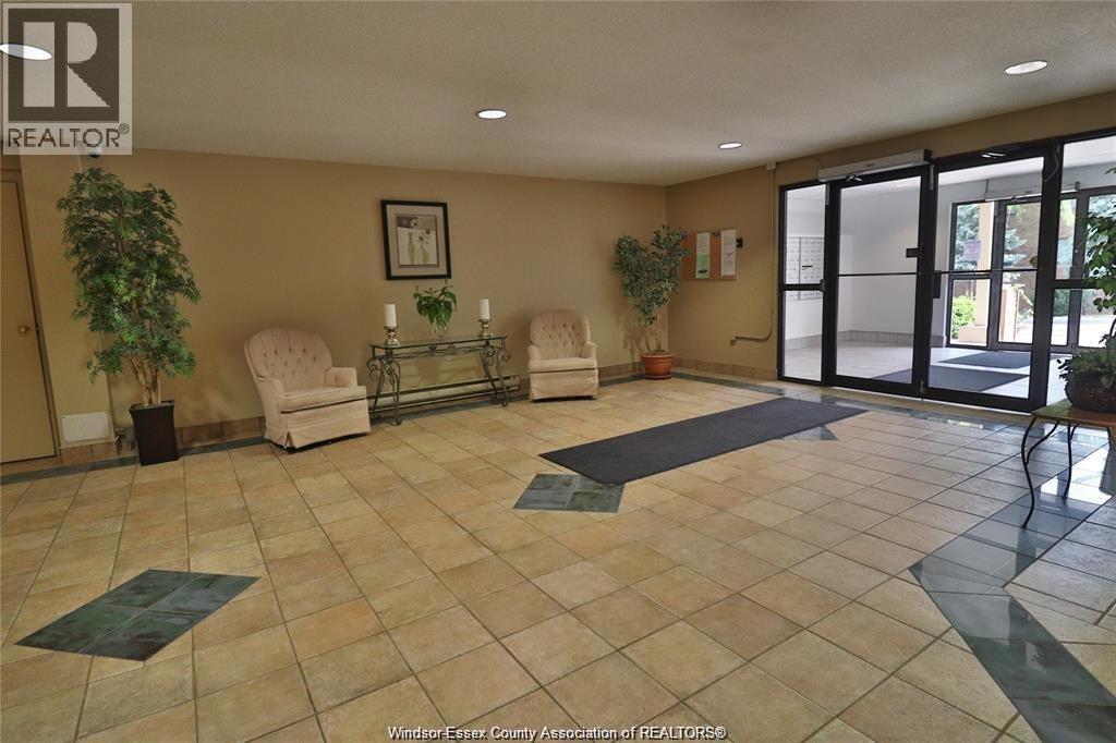 3000 Sandwich Street Unit# 201, Windsor, Ontario  N9C 4G3 - Photo 27 - 26012006