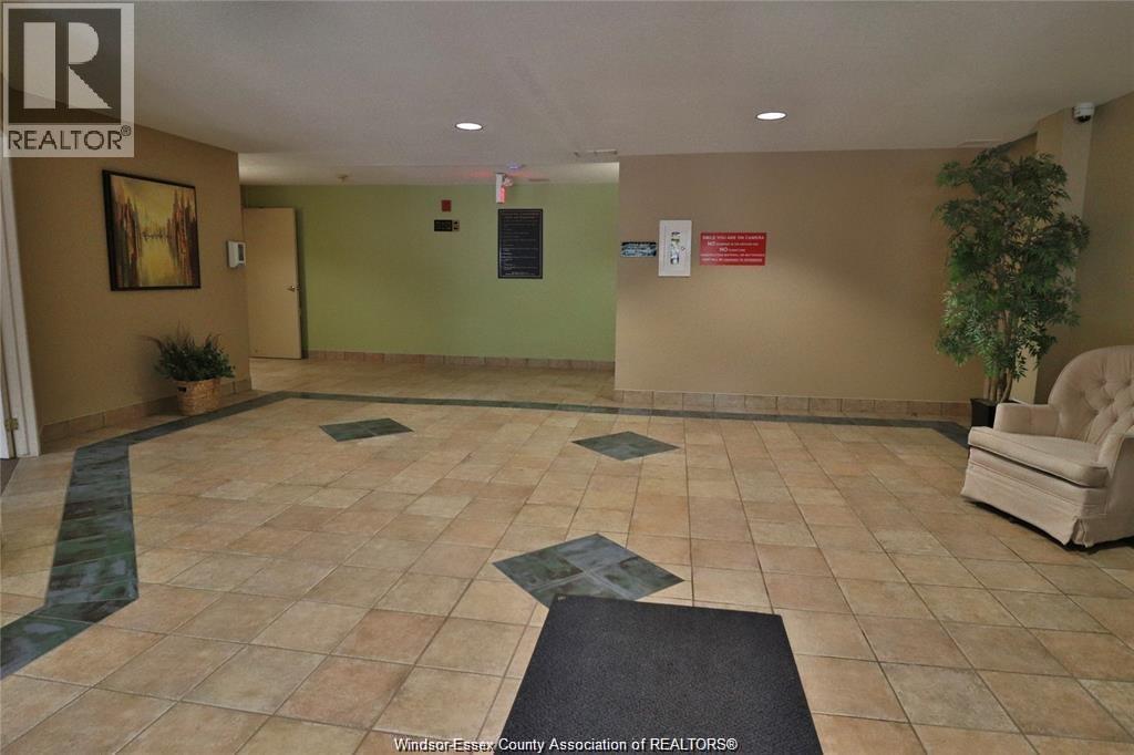 3000 Sandwich Street Unit# 201, Windsor, Ontario  N9C 4G3 - Photo 28 - 26012006