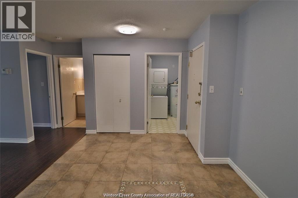 3000 Sandwich Street Unit# 201, Windsor, Ontario  N9C 4G3 - Photo 8 - 26012006