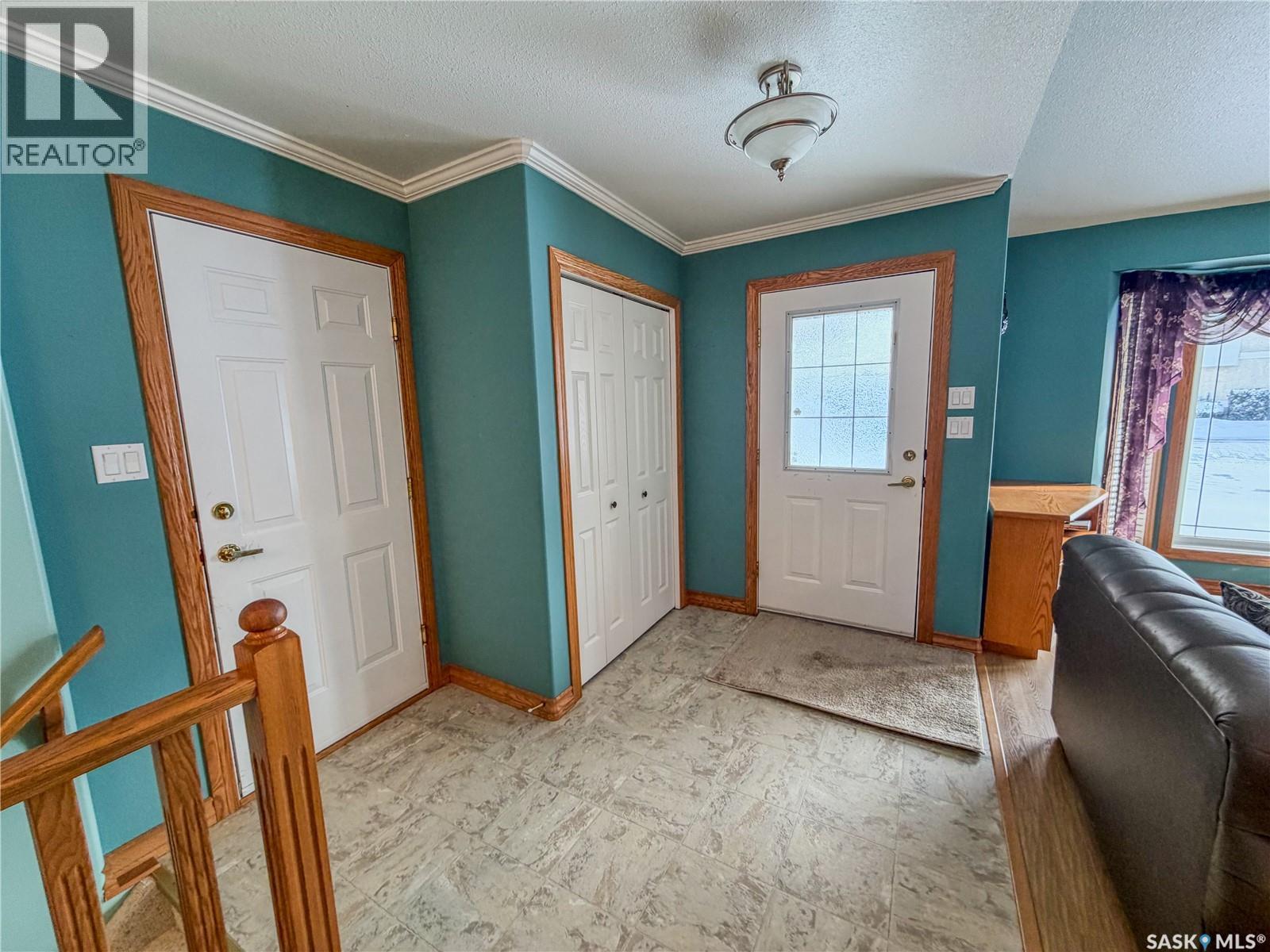 52 Russell Drive, Yorkton, Saskatchewan  S3N 3W2 - Photo 6 - SK037000
