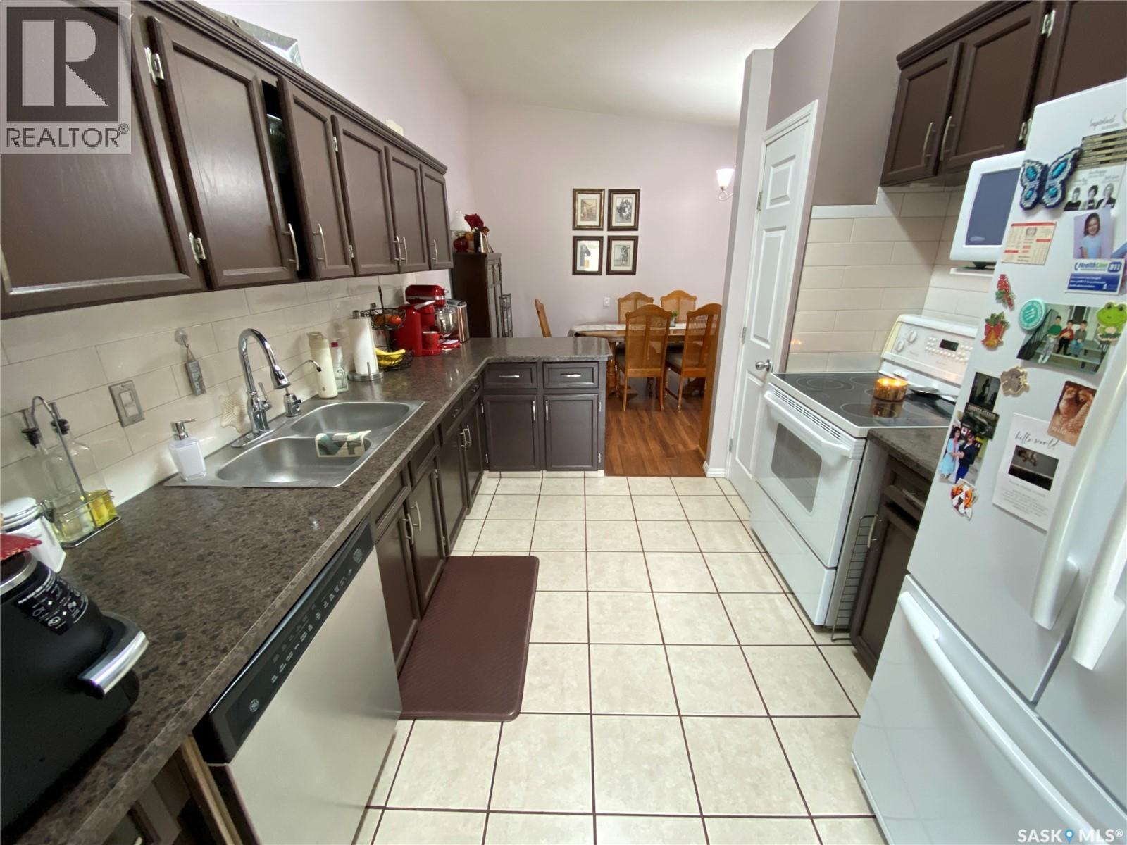 2 544 Circlebrooke Drive, Yorkton, Saskatchewan  S3N 2T4 - Photo 3 - SK036773