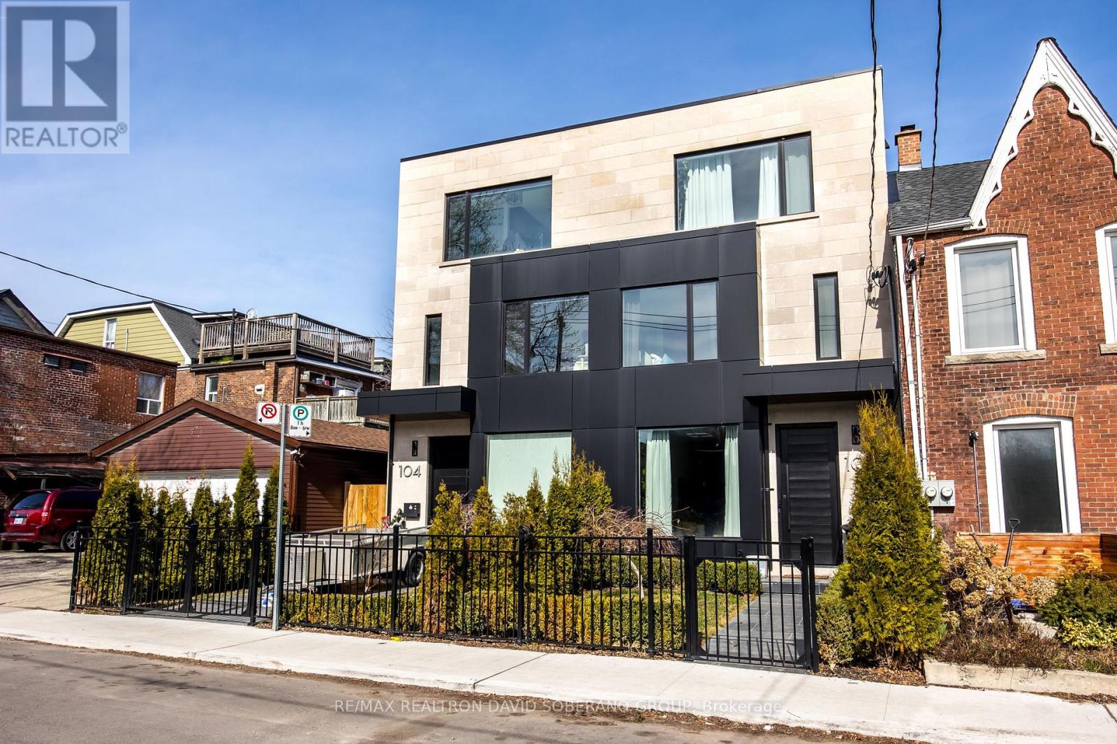 102 Ulster Street, Toronto, Ontario  M5S 1G1 - Photo 2 - C13169066