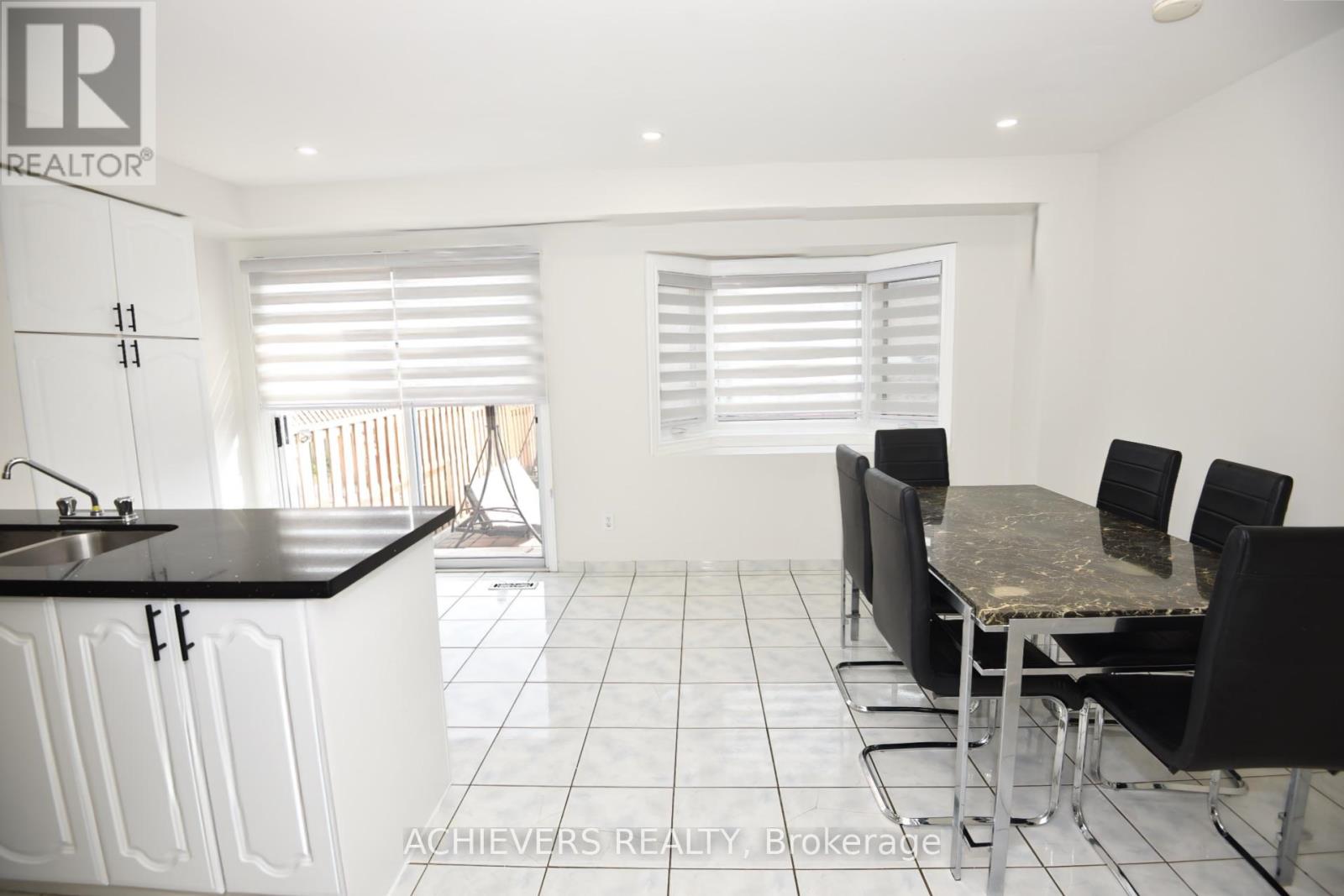 10 Gramercy Square, Toronto, Ontario  M1X 1S5 - Photo 11 - E13169022