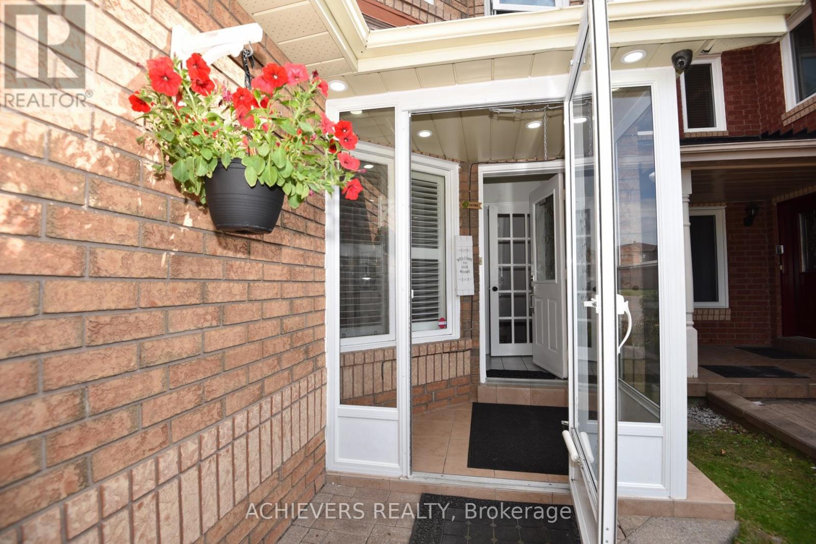 10 Gramercy Square, Toronto, Ontario  M1X 1S5 - Photo 3 - E13169022
