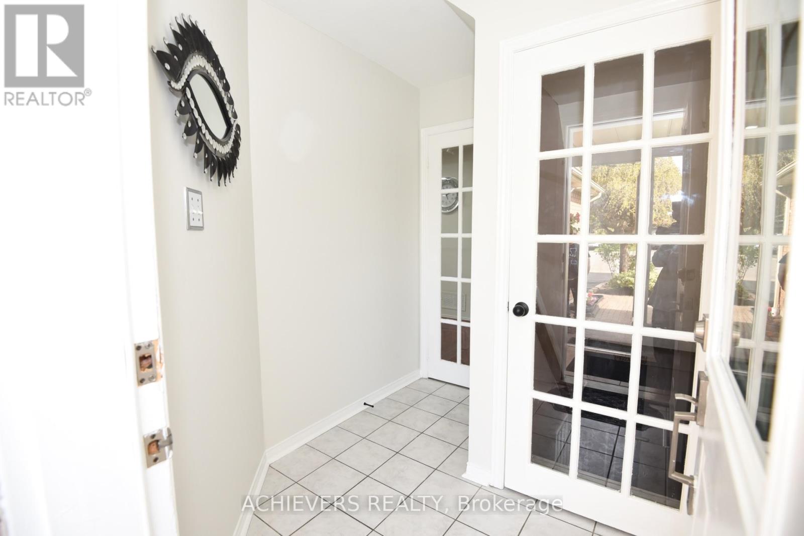 10 Gramercy Square, Toronto, Ontario  M1X 1S5 - Photo 4 - E13169022