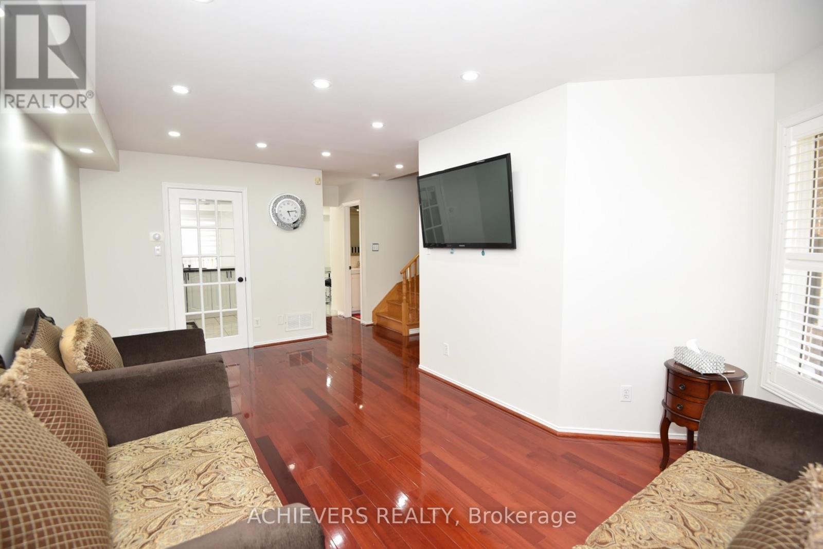 10 Gramercy Square, Toronto, Ontario  M1X 1S5 - Photo 7 - E13169022