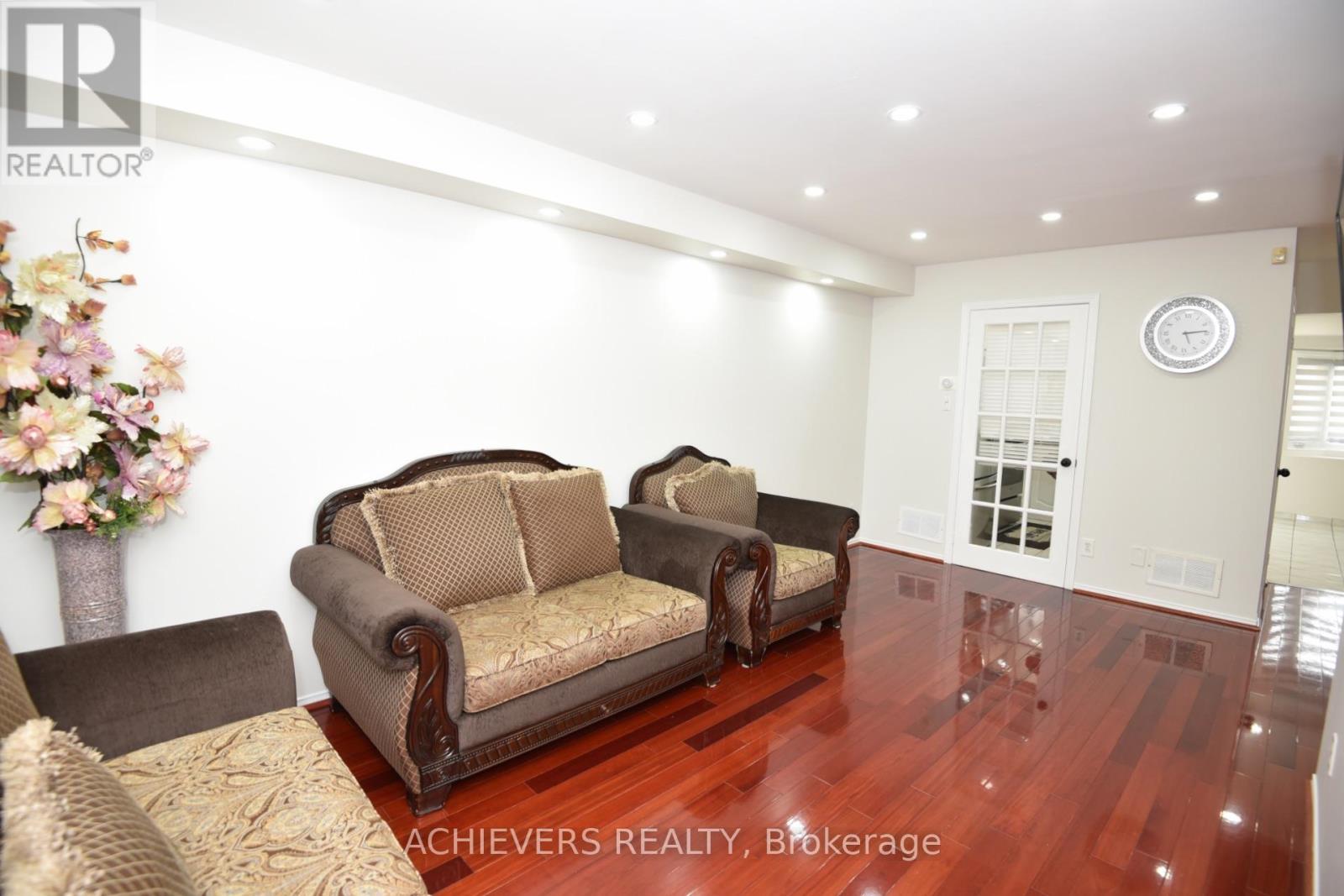10 Gramercy Square, Toronto, Ontario  M1X 1S5 - Photo 8 - E13169022