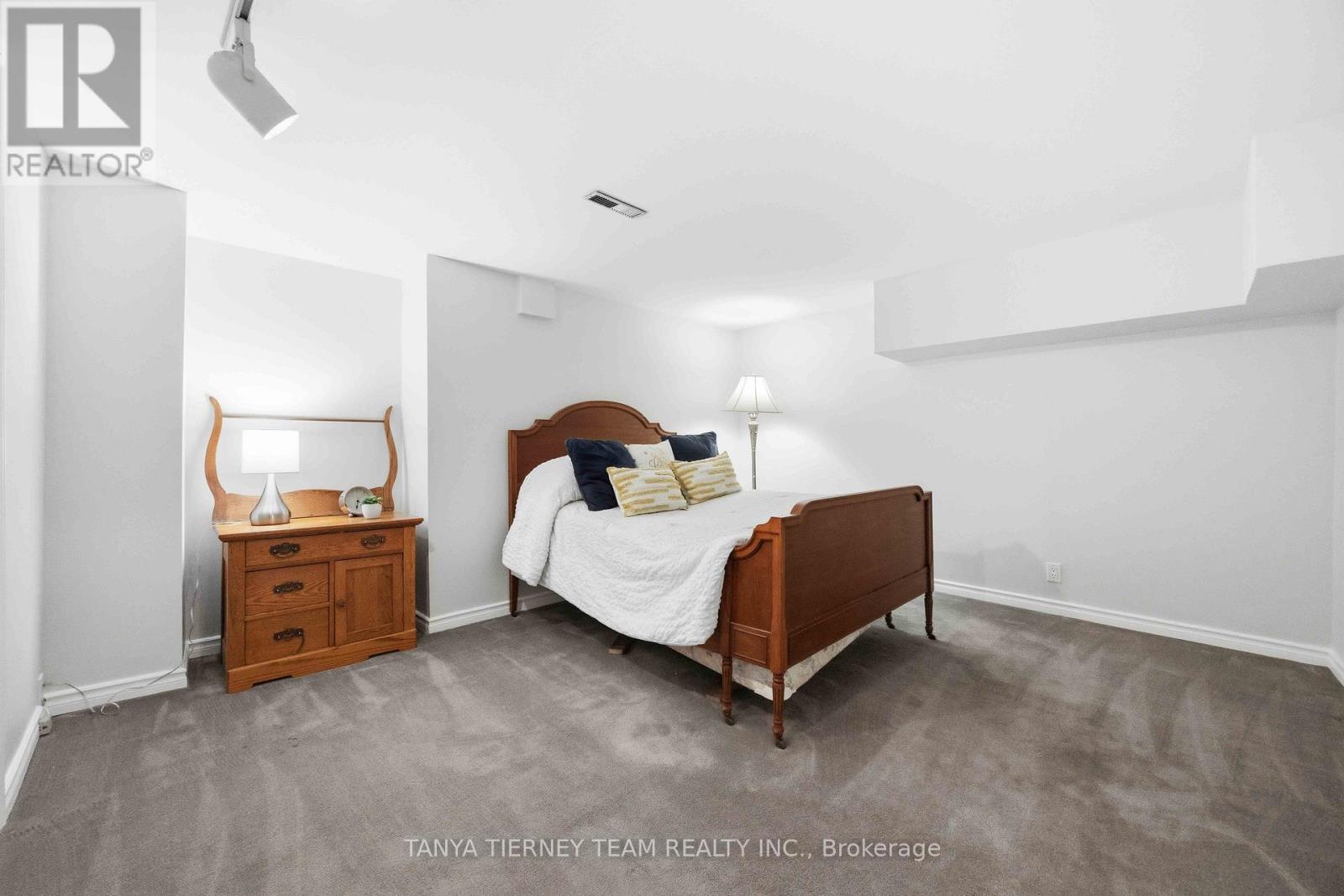 24 Fernway Crescent, Whitby, Ontario  L1N 7G7 - Photo 44 - E13169086