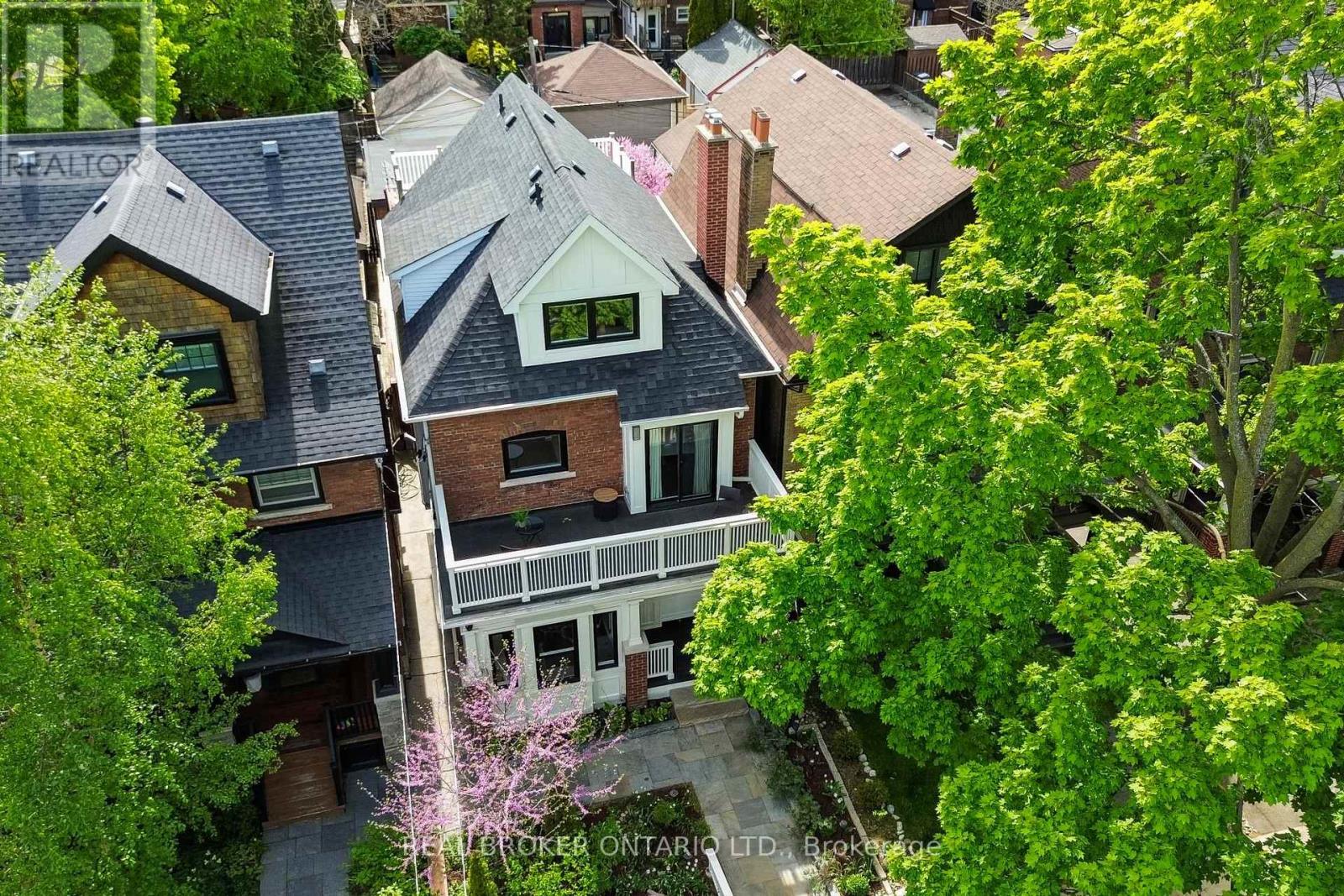 20 Brookmount Road, Toronto, Ontario  M4L 3N1 - Photo 2 - E13169152