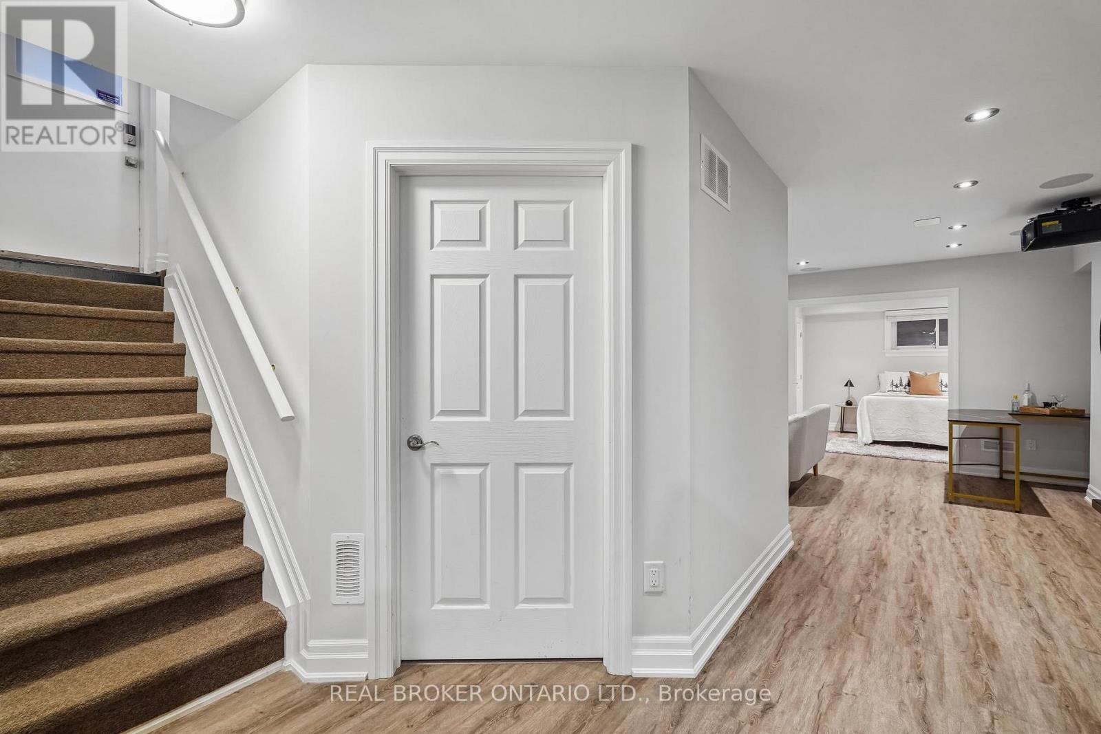 20 Brookmount Road, Toronto, Ontario  M4L 3N1 - Photo 28 - E13169152