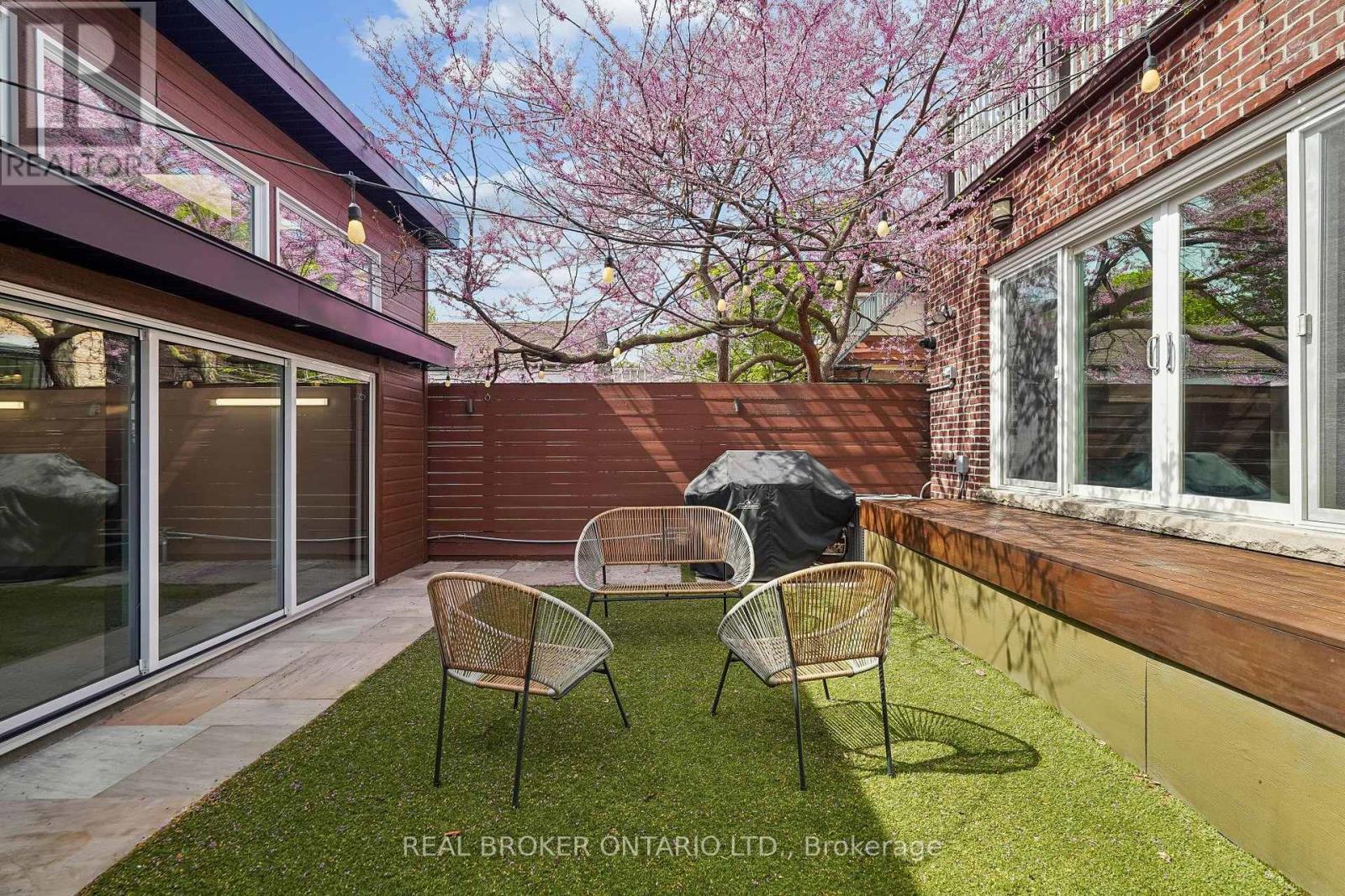 20 Brookmount Road, Toronto, Ontario  M4L 3N1 - Photo 33 - E13169152